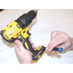 Замена внешнего кожуха Dewalt DCD778