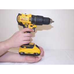 Замена батареи Dewalt DCD778
